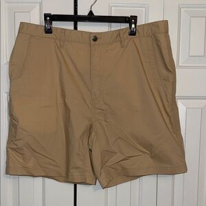 NWT Men's Mountain Khaki Tan Shorts
